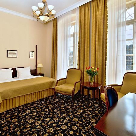 Gourmet Hotel Villa Patriot Mariánské Lázně Esterno foto
